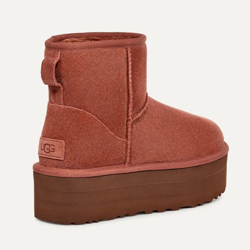 🎁 UGG Women's Classic Mini Platform Boot - Picture 2 of 8